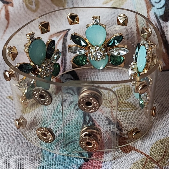 Thick Clear Plastic Gold Tone Rhinestone Snap Cuff Bracelet Emerald Seafoam EUC - Picture 8 of 16